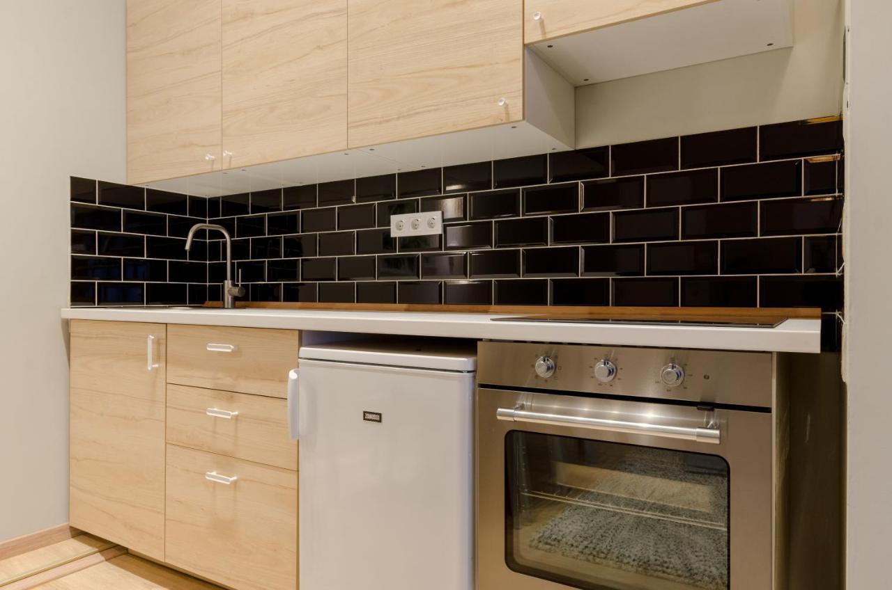 Deluxe In Party District. Ak2b Apartman